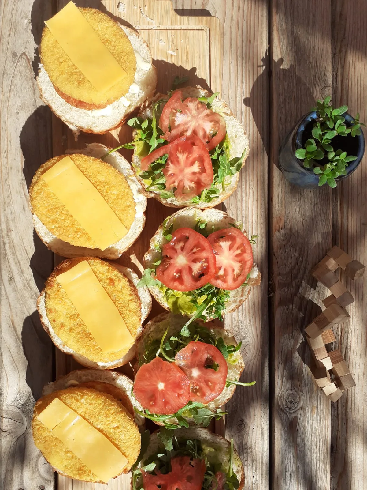 Burgers maison en cours de préparation
